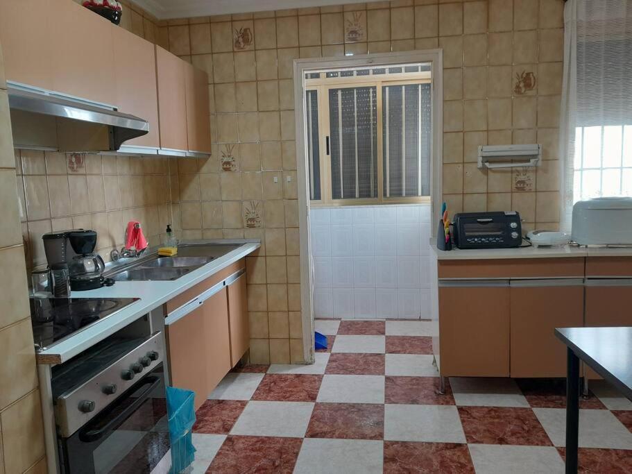 Disfruta De Un Barrio Tranquilo Daire Alcalá de Guadaira Dış mekan fotoğraf